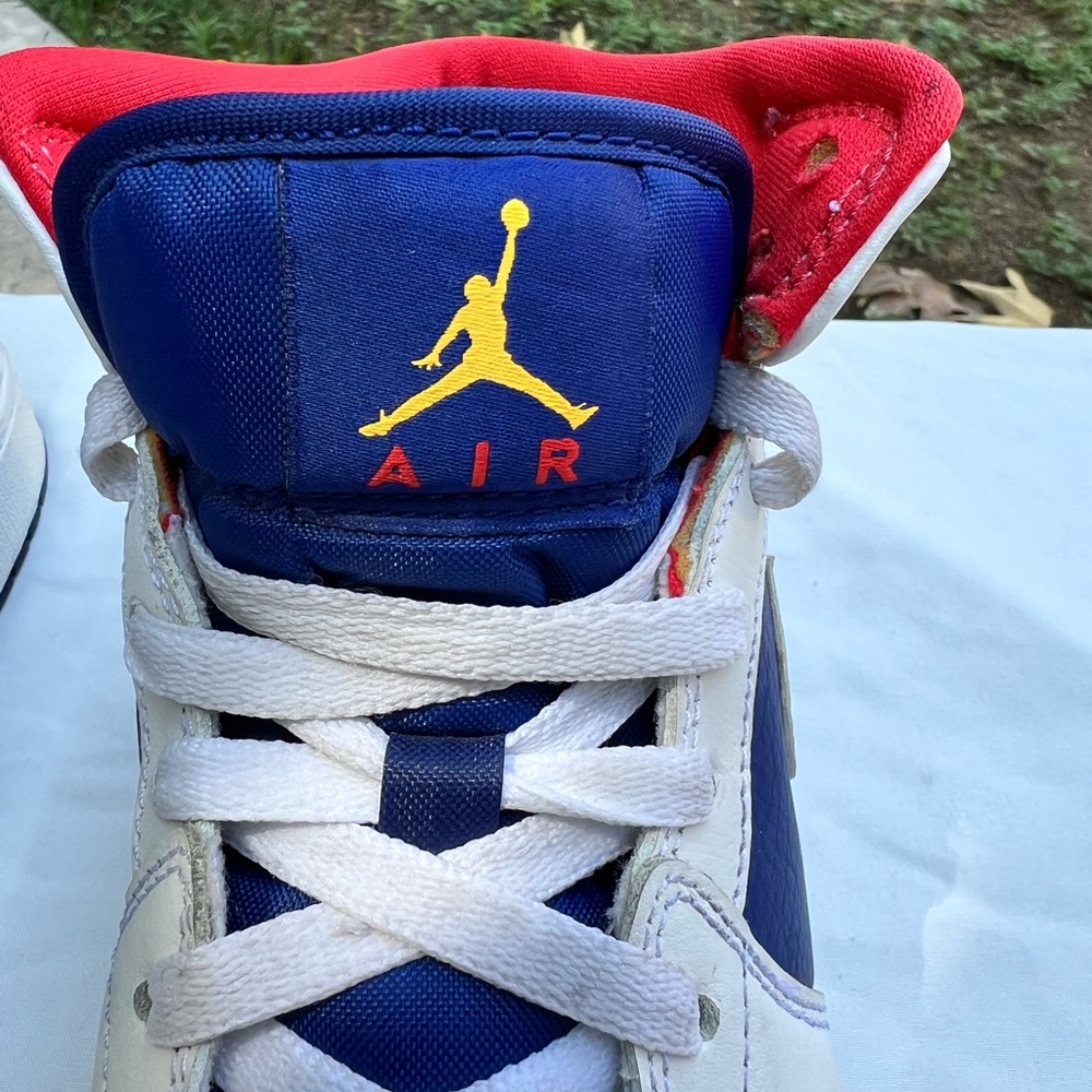 Air Jordan 1 Mid White/Blue/Orange/Red Kids Shoe Size 6Youth - Picture 6 of 14